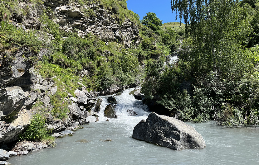 Tourbière du Plan de l'Eau, Débordement du torrent dans la zone humide, juillet 2022 © CDC Biodiversité