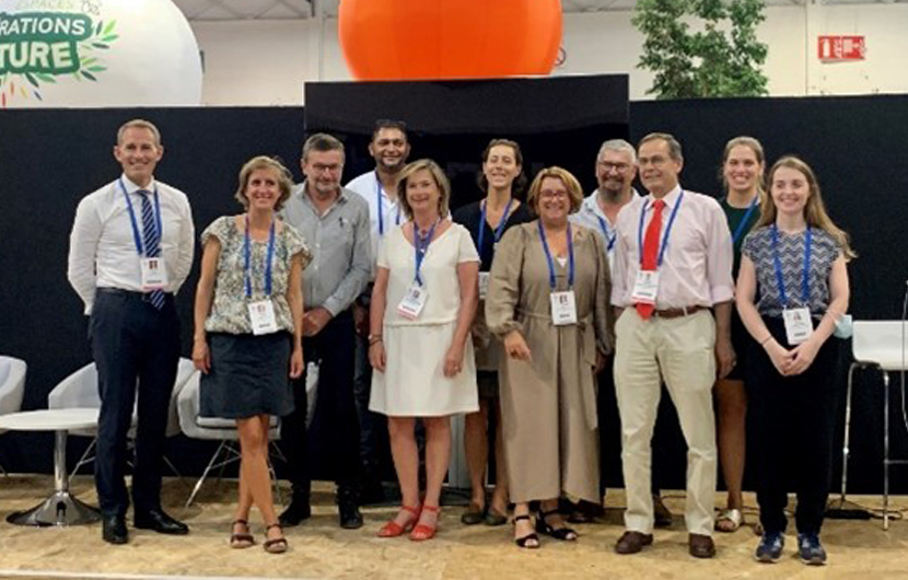 Congrès mondial de la nature De gauche à droite : Antoine Cadi (CDC Biodiversité), Sylvie Turck (Nantes Métropoles), Luc Abbadie (Sorbonne Université), Florence de Pampelonne & Jean-Marc Thibaud (Ville de Meudon), Mathilde Loury (OFB), Antoinette Gulh (Métropole du Grand Paris), Pierre Athanaze (Grand Lyon), Philippe d’Estaintot (Ville de Rueil Malmaison), Suzanne Rihal (CDC Biodiversité), Lucie Labidoire (Métropole du Grand Paris) © CDC Biodiversité