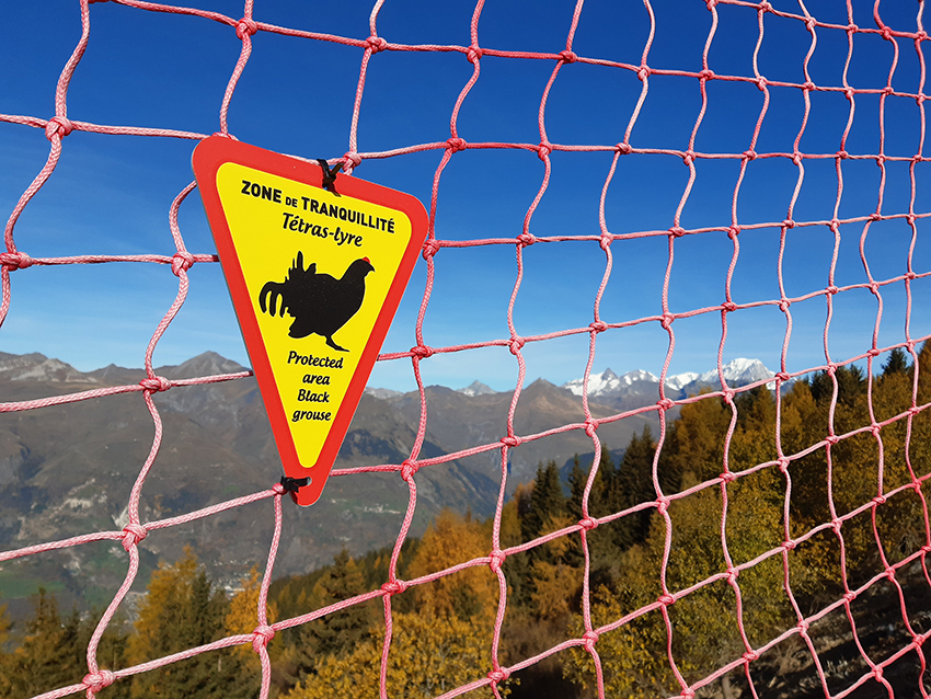 Panneaux de sensibilisation installés sur le domaine skiable des Arcs © Parc National de la Vanoise