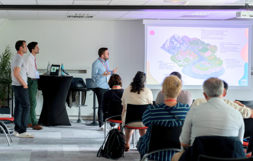 Antoine Le Roux de l’Agence Bretonne de la Biodiversité (ABB) a fait un état des lieux du déclin de la biodiversité bretonne et des conséquences du dérèglement climatique pour les territoires en mettant en avant les multiples co-bénéfices de la restauration des écosystèmes. 