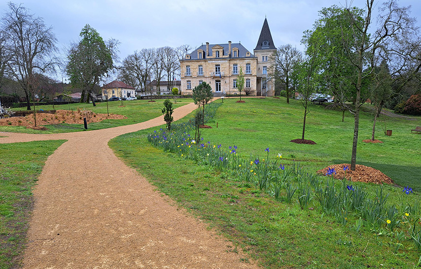 Cheminements du parc de la mairie ©CDC Biodiversité