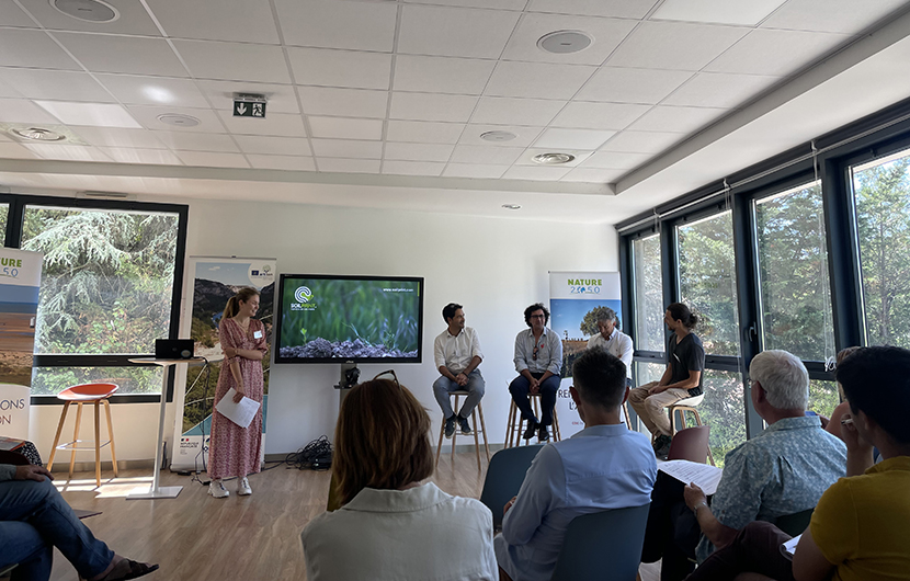 1_Photo table ronde Randonnée inaugurale Bois de l'Espèr ©Commune de Jaure