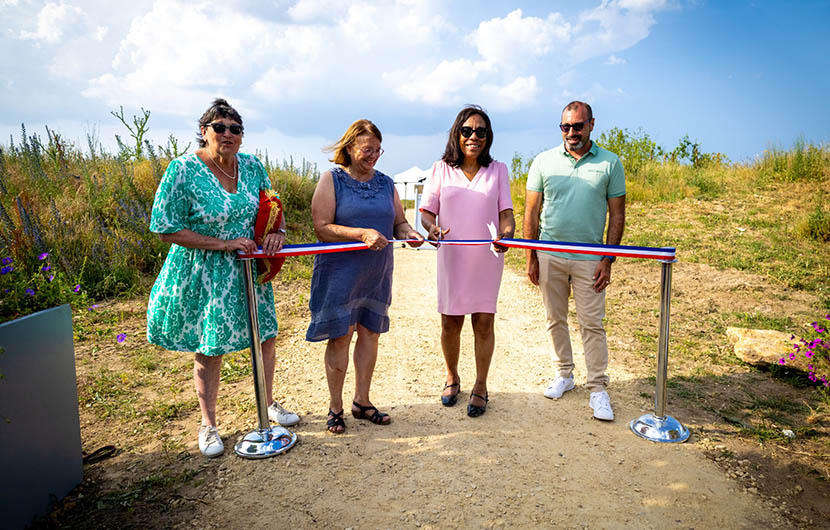 Bandereau inauguratif, équipe de la mairie - Montesson © Commune de Montesson